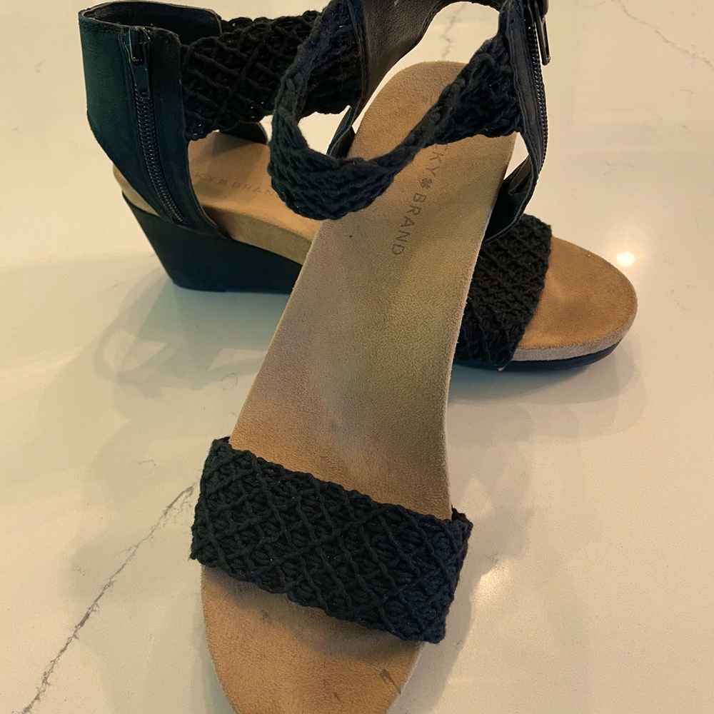 Lucky Brand Black/Tan Wedges